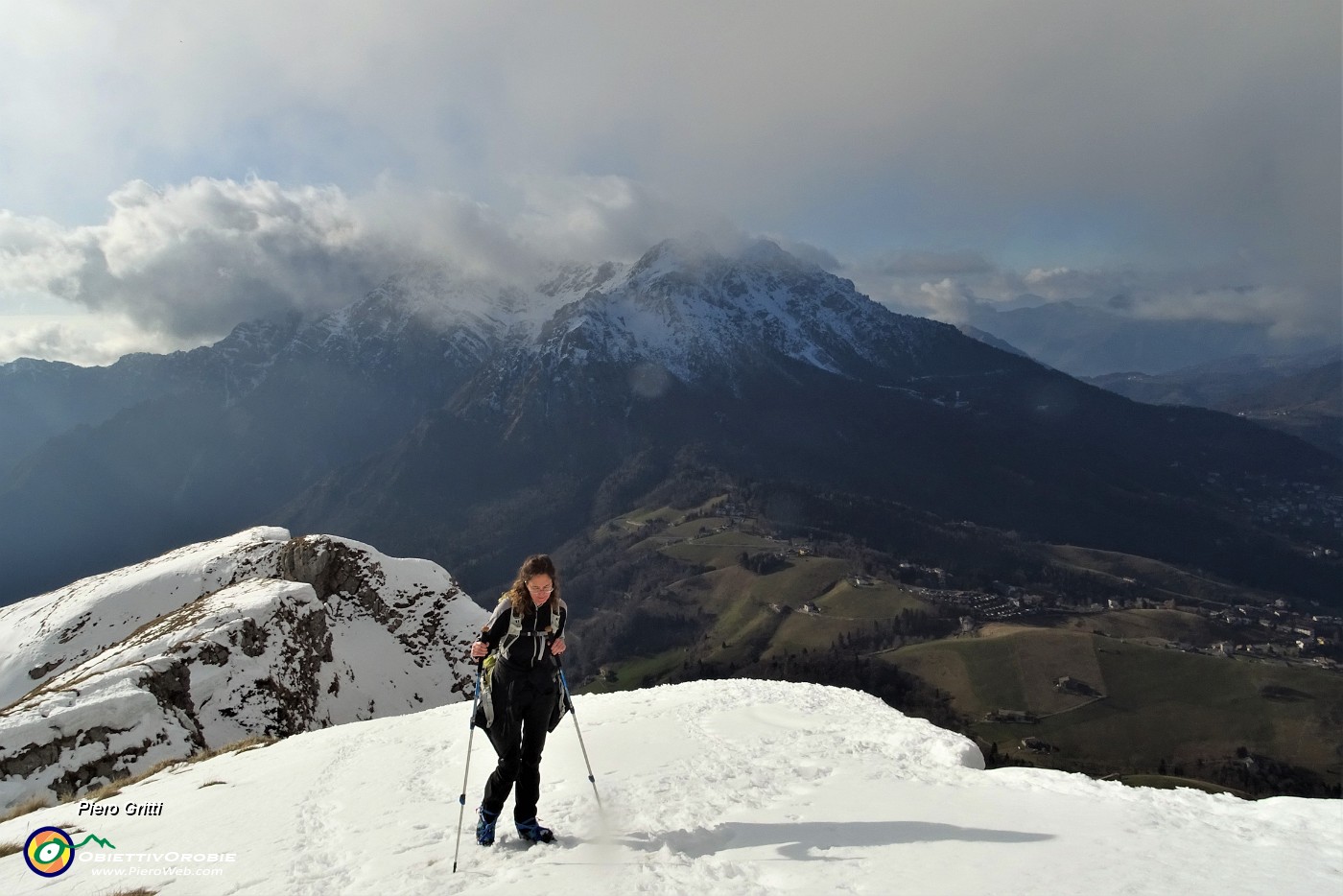 31 Vista in Alben e sulla conca di Oltre il Colle.JPG